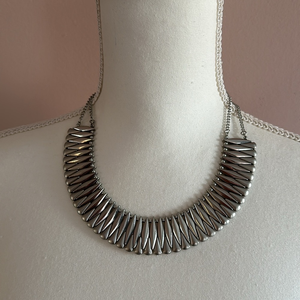 Metal necklace
